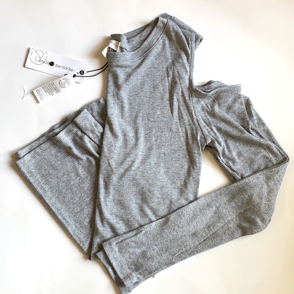 Treasure & Bond ribbed cold shoulder long sleeve tee